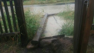 Загроза паводків на Прикарпатті: ситуація у селі Пасічна Загроза паводків на Прикарпатті: ситуація у селі Пасічна