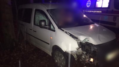 На Буковині впродож ночі та ранку трапились дві ДТП. В одній водій загинув, в іншій — травмувався На Буковині впродож ночі та ранку трапились дві ДТП. В одній водій загинув, в іншій — травмувався