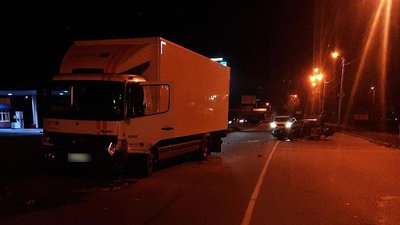На Полтавщині зіткнулися вантажівка та легковик: один водій у лікарні