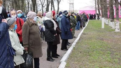На Сумщині прощалися з Євгеном Черновим: повідомили про велику кількість людей попри карантин На Сумщині прощалися з Євгеном Черновим: повідомили про велику кількість людей попри карантин