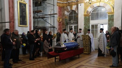 У Луцьку попрощалися з 46-річним військовослужбовцем Євгеном Писаренком У Луцьку попрощалися з 46-річним військовослужбовцем Євгеном Писаренком