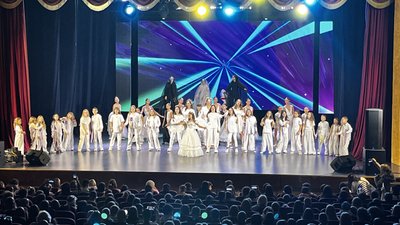 Вистава "Гидке каченя"