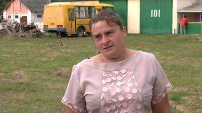 Чекають на обіцяний автобус. Першовереснева історія трьох сіл на Рівненщині Чекають на обіцяний автобус. Першовереснева історія трьох сіл на Рівненщині