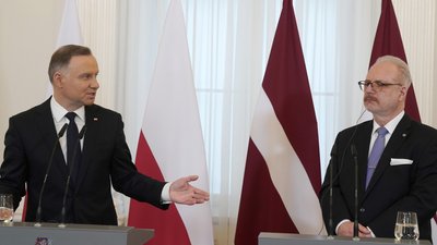 "Готовий будувати залізну завісу до хмар, аби вони тримались від нас подалі" — президент Польщі про Росію