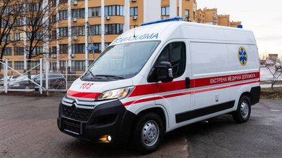У Кременчуці на Полтавщині жінка завдала важких травм фельдшерці швидкої допомоги. 