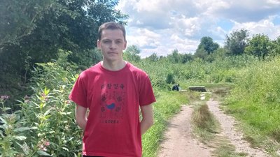"Прибираємо, тому що це наша земля". Харків'яни взялися чистити засмічений Жихорець "Прибираємо, тому що це наша земля". Харків'яни взялися чистити засмічений Жихорець