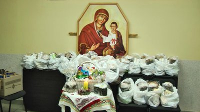 Цьогоріч у благодійному фонді "Карітас" для підопічних підготували 200 продуктових великодніх наборів. Цьогоріч у благодійному фонді "Карітас" для підопічних підготували 200 продуктових великодніх наборів.