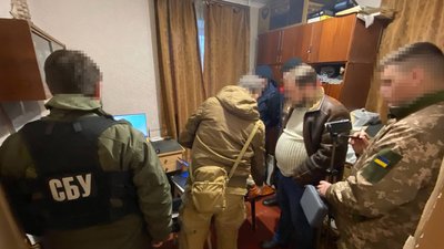 Двом черкащанам, які підтримували Росію та її армію, повідомили про підозри