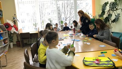 У Полтаві влаштували майстер-клас із виготовлення світлоповертальних елементів У Полтаві влаштували майстер-клас із виготовлення світлоповертальних елементів