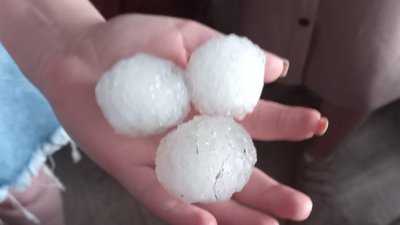 Пошкоджені будинки, повалені дерева та відключення світла: які наслідки негоди на Житомирщині Пошкоджені будинки, повалені дерева та відключення світла: які наслідки негоди на Житомирщині