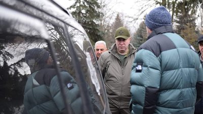 З Черкащини на передову відправили ще чотири автомобілі З Черкащини на передову відправили ще чотири автомобілі
