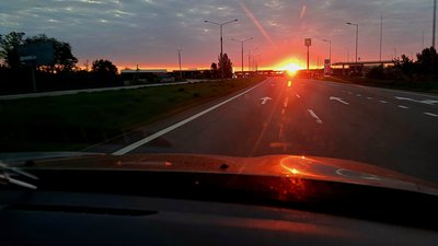 Водіїв закликали не їздити трасою М-03 на ділянці Ізюм-Слов'янськ через загрозу російських FPV-дронів