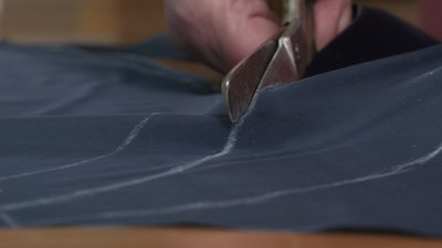 У Франківську студенти та викладачі Інституту мистецтв шиють спальні мішки для українських воїнів У Франківську студенти та викладачі Інституту мистецтв шиють спальні мішки для українських воїнів