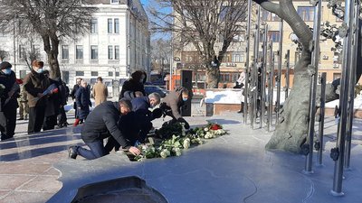 У Вінниці до роковин розстрілів на Майдані вшанували загиблих Героїв Небесної сотні