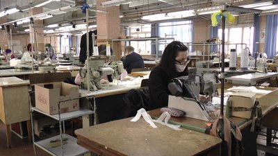 У Франківську люди з інвалідністю шитимуть маски вищої категорії захисту