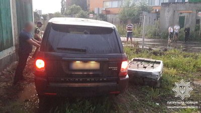 Три адмінпротоколи склали на водія, що зніс огорожу на будмайданчику Три адмінпротоколи склали на водія, що зніс огорожу на будмайданчику