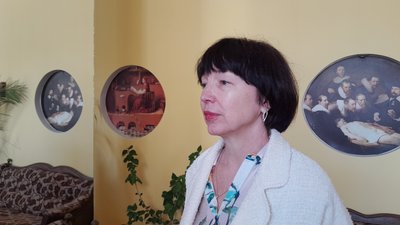 Працювала в окупації та під обстрілами. Херсонській лікарці-інтернці подарували подорож до Європи за відданість професії Працювала в окупації та під обстрілами. Херсонській лікарці-інтернці подарували подорож до Європи за відданість професії