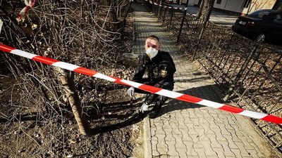 В одному з дворів Одеси хіміки зібрали 30 кг ґрунту, забрудненого ртуттю