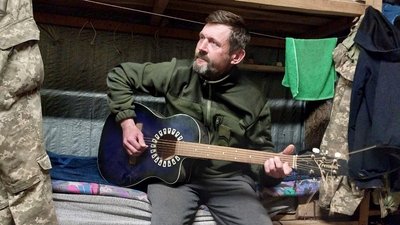 "Ми два роки під землею". Як живуть захисники у бліндажах на прикордонні Сумщини "Ми два роки під землею". Як живуть захисники у бліндажах на прикордонні Сумщини
