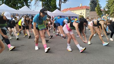 В пам’ять про загиблих захисників: 1200 учасників взяли участь в благодійному забігу "Run4Victory" у Луцьку В пам’ять про загиблих захисників: 1200 учасників взяли участь в благодійному забігу "Run4Victory" у Луцьку