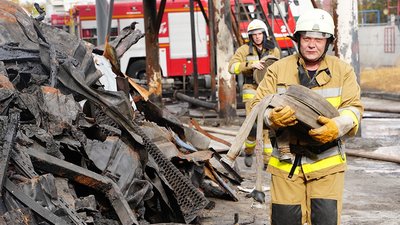 Загорілися залишки олії. У Миколаєві ліквідували пожежу у резервуарі Загорілися залишки олії. У Миколаєві ліквідували пожежу у резервуарі