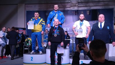 Атлет з Бурині завершив участь у чемпіонаті України з класичного жиму лежачи з медаллю