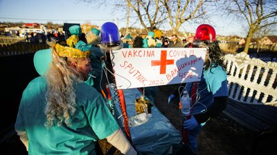 "Маланка була і за союзу, і в пандемію". Репортаж з наймасштабнішої на Буковині переберії "Маланка була і за союзу, і в пандемію". Репортаж з наймасштабнішої на Буковині переберії