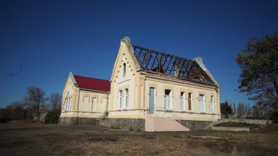 Від станції Роя до Красногорівки: на Донеччині відновлюють розбиті снарядами залізничні шляхи Від станції Роя до Красногорівки: на Донеччині відновлюють розбиті снарядами залізничні шляхи