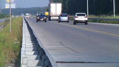 Ремонтують аварійні ділянки об'їзної Житомира Ремонтують аварійні ділянки об'їзної Житомира