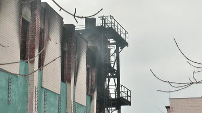 Коротке замикання – така попередня причина загоряння на складі у Полтаві