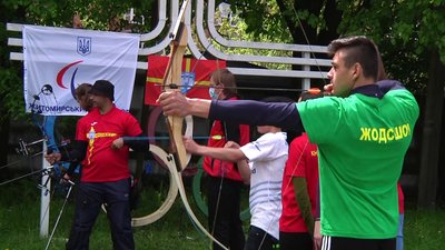 У Житомирі вперше провели чемпіонат зі стрільби з лука серед людей з інвалідністю У Житомирі вперше провели чемпіонат зі стрільби з лука серед людей з інвалідністю