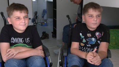 У Львові у модульному містечку поселилась сім'я із двійнятами, які хворі на спінальну м'язову атрофією У Львові у модульному містечку поселилась сім'я із двійнятами, які хворі на спінальну м'язову атрофією