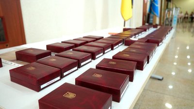 Родинам 40 військових з Сумщини передали посмертні нагороди захисників