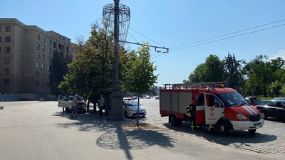В окружному адмінсуді Харкова шукають вибухівку В окружному адмінсуді Харкова шукають вибухівку