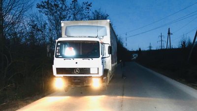 На Франківщині чоловік перевозив деревину без документів та бирок