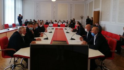 Представники Зборівської громади приїхали протестувати до Тернополя Представники Зборівської громади приїхали протестувати до Тернополя