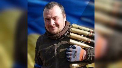 У Чернівецькій області прощаються з полеглим військовим Гончарюком