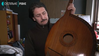 «Танці зі скрині»: рівнянам провели майстер-клас з автентичних танців