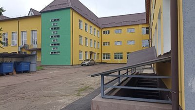 Житомиряни не могли потрапити в укриття ліцею №14 у Житомирі – що відомо Житомиряни не могли потрапити в укриття ліцею №14 у Житомирі – що відомо