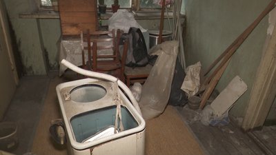 У Дніпрі власник гуртожитку намагається виселити його мешканців