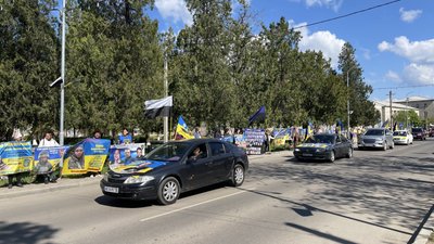 Автопробіг на підтримку зниклих безвісти та полонених військових у Березівці на Одещині
