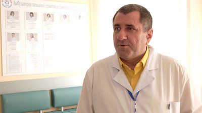 "Не хочу, щоб мене у мішок замотували": як рівненські пенсіонери вакцинуються від COVID "Не хочу, щоб мене у мішок замотували": як рівненські пенсіонери вакцинуються від COVID
