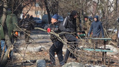 “Намагаються навести лад у краєзнавчому музеї”. Жителі Охтирки продовжують прибирати місто “Намагаються навести лад у краєзнавчому музеї”. Жителі Охтирки продовжують прибирати місто