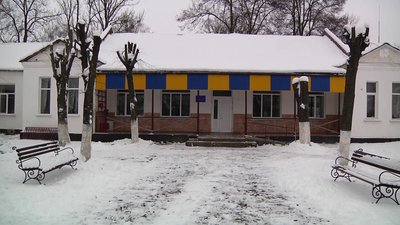 Педагоги Довбиської спеціалізованої школи-інтернату досі не отримали зарплату за три останні місяці 2022 року Педагоги Довбиської спеціалізованої школи-інтернату досі не отримали зарплату за три останні місяці 2022 року