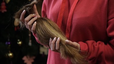 12-річна Мілана з Киїнки пожертвувала своє волосся на перуки для онкохворих