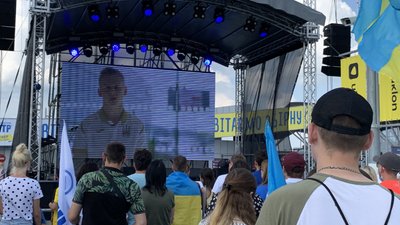 Під Гімн України та оплески: як у "Борисполі" зустрічають збірну України