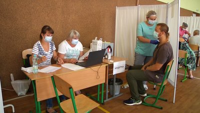 У Житомирі близько 40% персоналу закладів освіти отримали щеплення від коронавірусу У Житомирі близько 40% персоналу закладів освіти отримали щеплення від коронавірусу