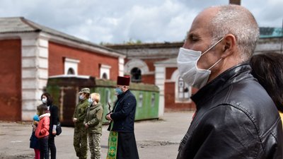 У Кропивницькому біля полкового храму засіяли символічне "Поле пам’яті" У Кропивницькому біля полкового храму засіяли символічне "Поле пам’яті"