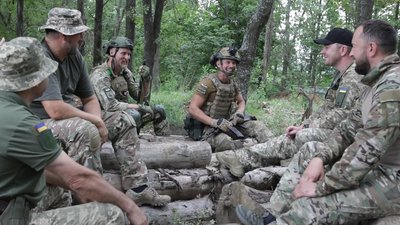 Військовослужбовці ЗСУ Військовослужбовці ЗСУ