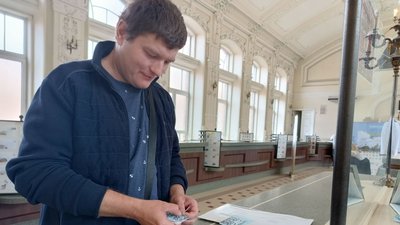 "Віримо, що усі російські кораблі будуть на дні": У Дніпрі погасили марку "Русскій воєнний флот — до дна" "Віримо, що усі російські кораблі будуть на дні": У Дніпрі погасили марку "Русскій воєнний флот — до дна"